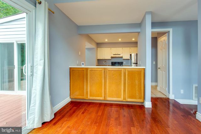 21 FERGUSON CT, Sterling, VA 20165