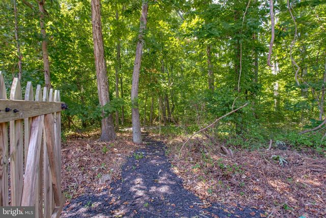 21 FERGUSON CT, Sterling, VA 20165