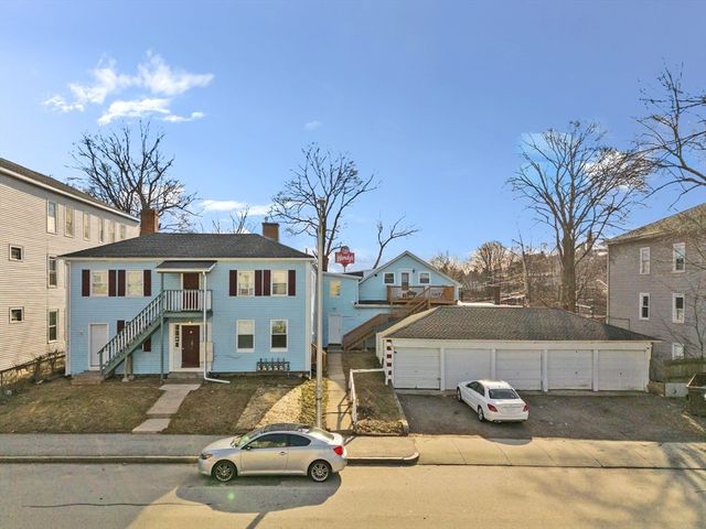 3 Chelsea St, Worcester, MA 01610
