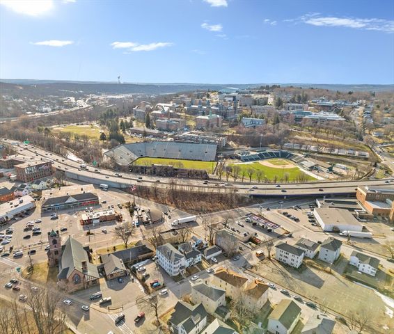3 Chelsea St, Worcester, MA 01610