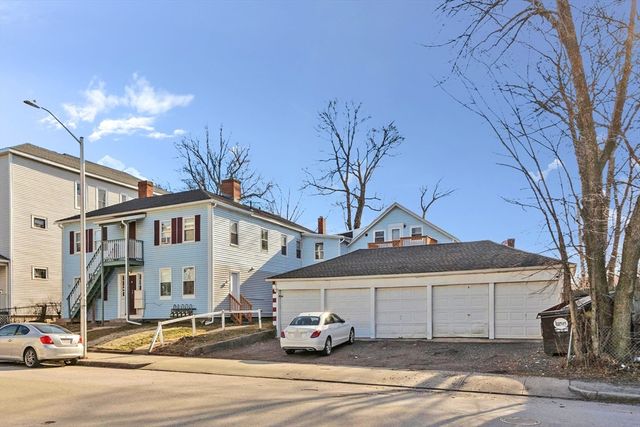 3 Chelsea St, Worcester, MA 01610