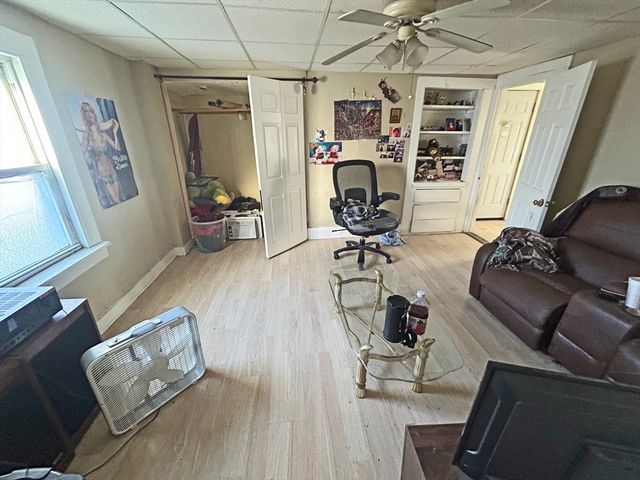 3 Chelsea St, Worcester, MA 01610