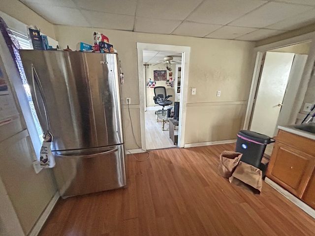 3 Chelsea St, Worcester, MA 01610