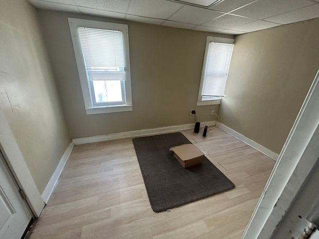 3 Chelsea St, Worcester, MA 01610