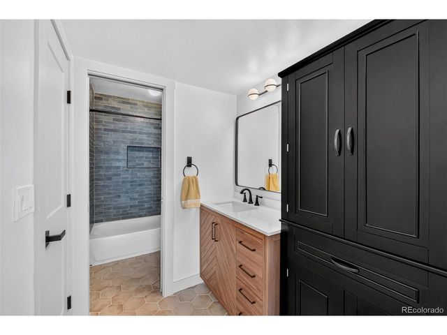 5706 W Asbury Pl 108, Lakewood, CO 80227