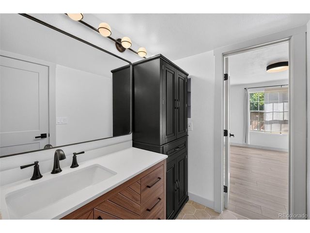 5706 W Asbury Pl 108, Lakewood, CO 80227