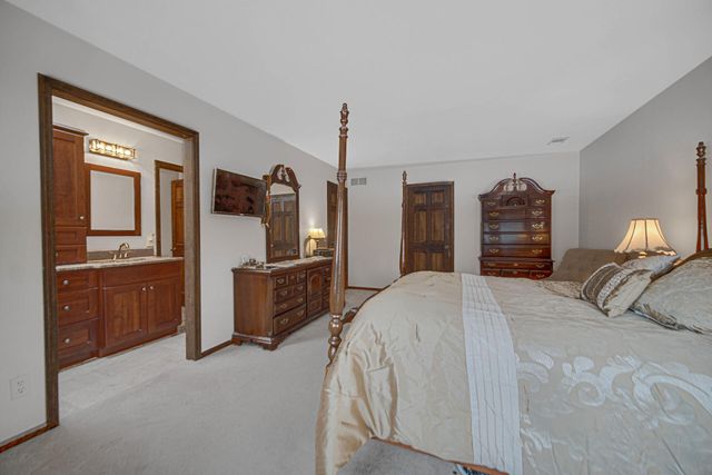 130 Wheatridge Road, Valparaiso, IN 46385