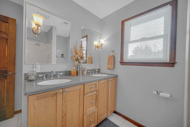 130 Wheatridge Road, Valparaiso, IN 46385