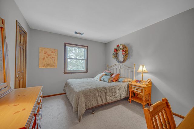 130 Wheatridge Road, Valparaiso, IN 46385