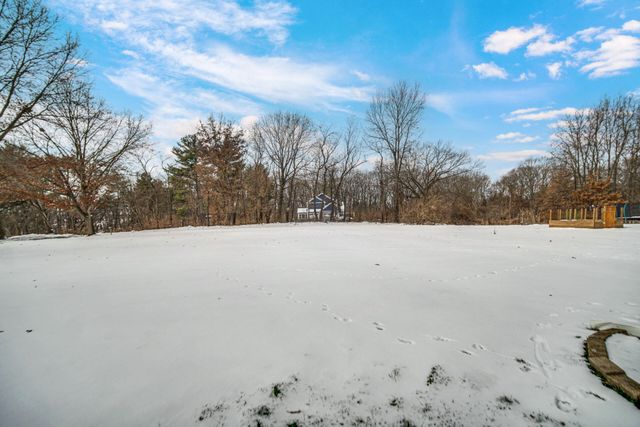 130 Wheatridge Road, Valparaiso, IN 46385