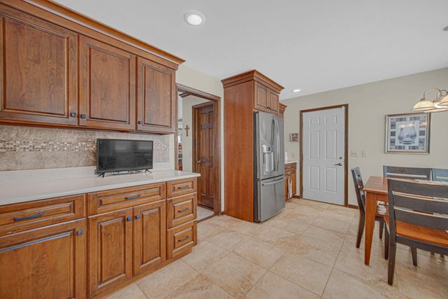 130 Wheatridge Road, Valparaiso, IN 46385