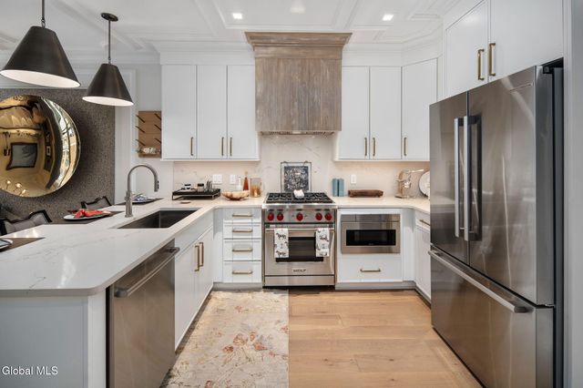 19 Washington Street APT 264, Saratoga Springs, NY 12866