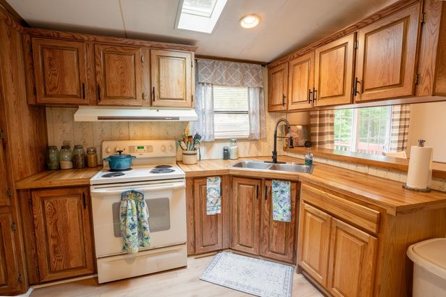 12 York Court, Rochester, NH 03868