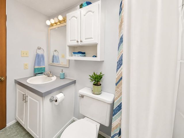 12 York Court, Rochester, NH 03868