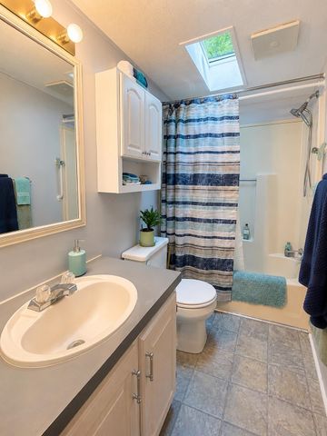 12 York Court, Rochester, NH 03868