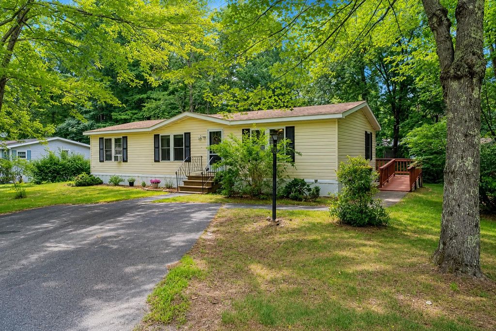 12 York Court, Rochester, NH 03868