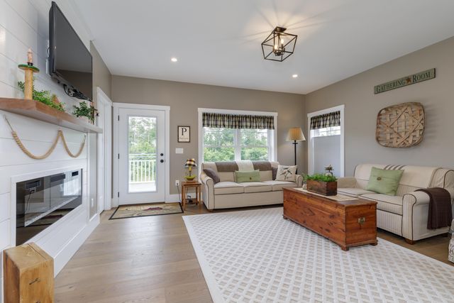 416 Blane Circle, Pembroke, NH 03275