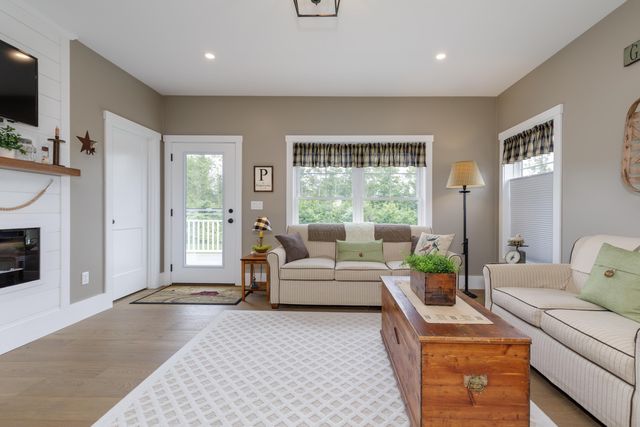 416 Blane Circle, Pembroke, NH 03275