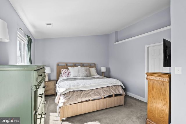 25 HUNTERS GATE CT, Silver Spring, MD 20904