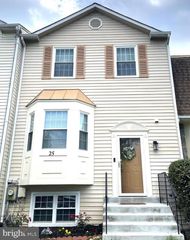 25 HUNTERS GATE CT, Silver Spring, MD 20904