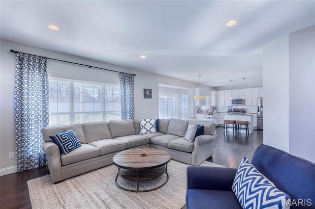 424 Julian Place, Kirkwood, MO 63122