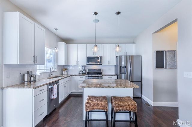 424 Julian Place, Kirkwood, MO 63122