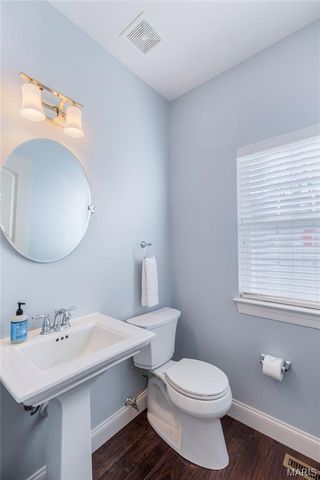 424 Julian Place, Kirkwood, MO 63122