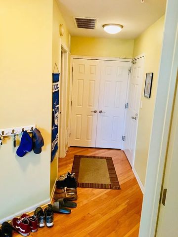 77 N Quentin Road 202, Palatine, IL 60067