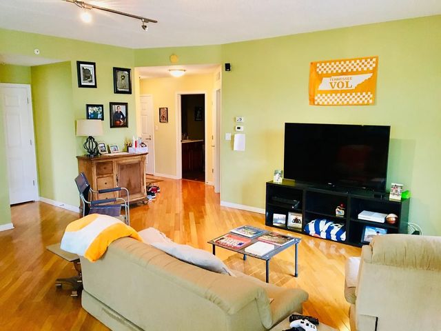 77 N Quentin Road 202, Palatine, IL 60067