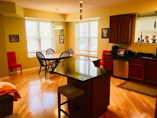 77 N Quentin Road 202, Palatine, IL 60067