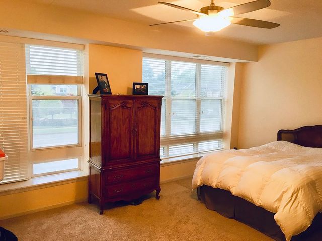 77 N Quentin Road 202, Palatine, IL 60067