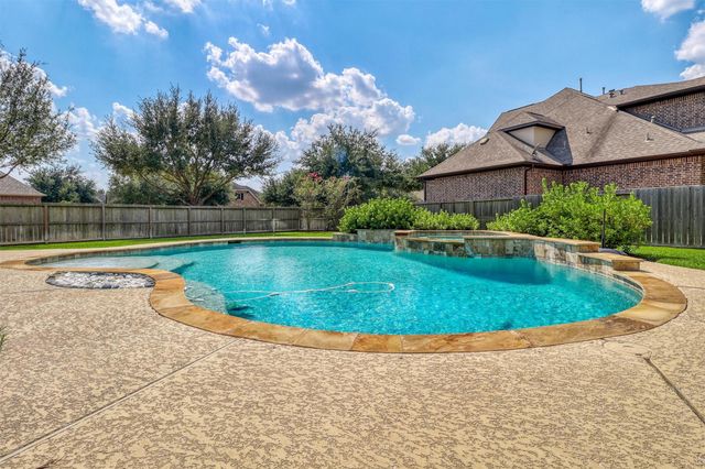 18 Wyndehaven Lakes Drive, Katy, TX 77494