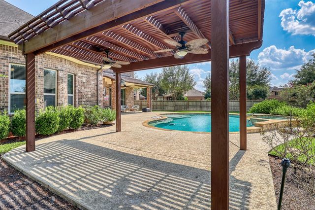 18 Wyndehaven Lakes Drive, Katy, TX 77494