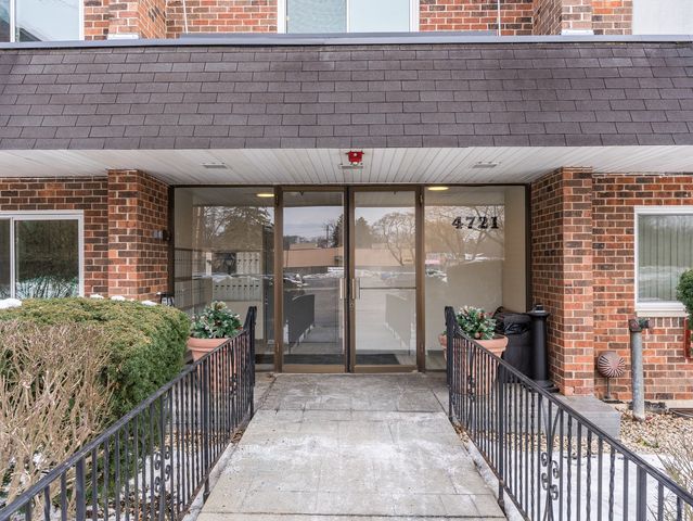 4721 Saint Joseph Creek Road 5F, Lisle, IL 60532