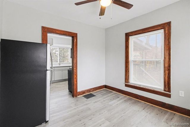 320 Cesar E Chavez Avenue, Pontiac, MI 48342