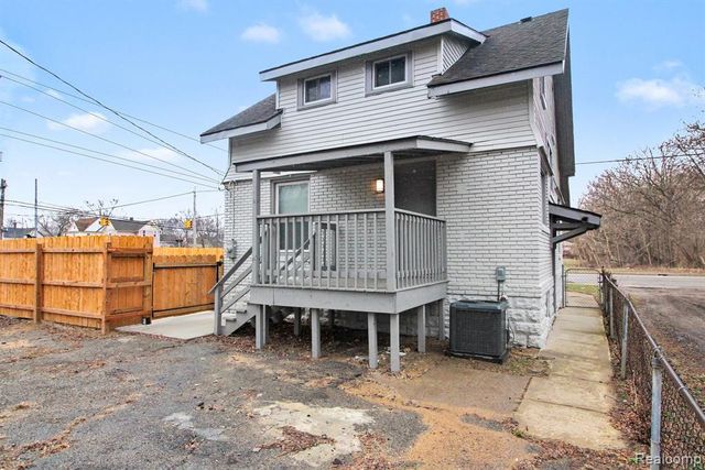 320 Cesar E Chavez Avenue, Pontiac, MI 48342