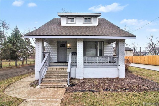 320 Cesar E Chavez Avenue, Pontiac, MI 48342