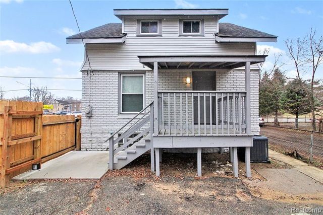 320 Cesar E Chavez Avenue, Pontiac, MI 48342