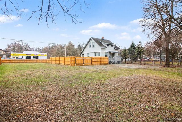 320 Cesar E Chavez Avenue, Pontiac, MI 48342