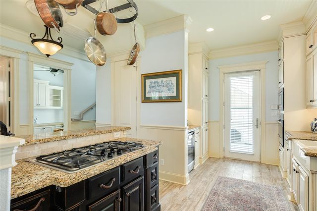 6 Criolla Court, Galveston, TX 77554