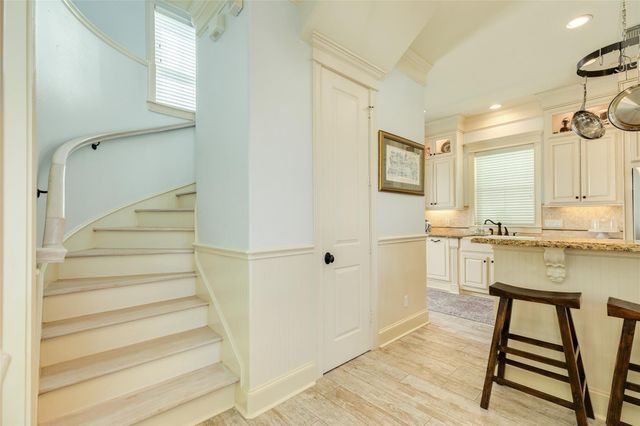 6 Criolla Court, Galveston, TX 77554