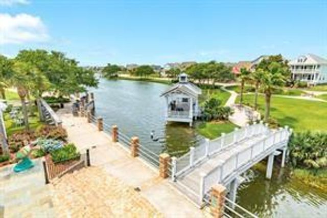 6 Criolla Court, Galveston, TX 77554