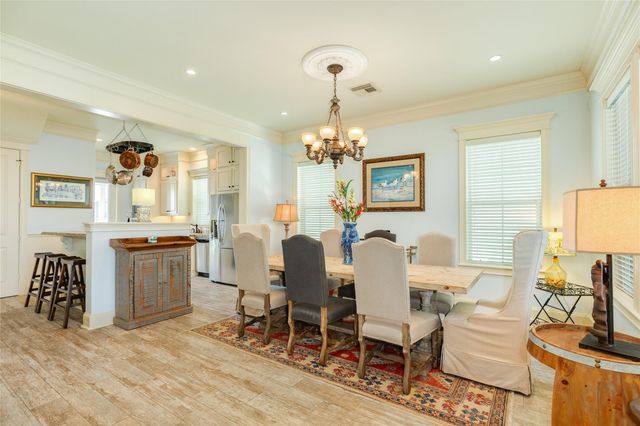 6 Criolla Court, Galveston, TX 77554