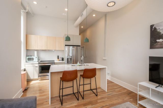 915 Vine Street, Cincinnati, OH 45202