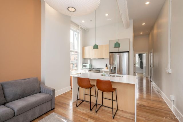 915 Vine Street, Cincinnati, OH 45202