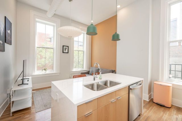 915 Vine Street, Cincinnati, OH 45202