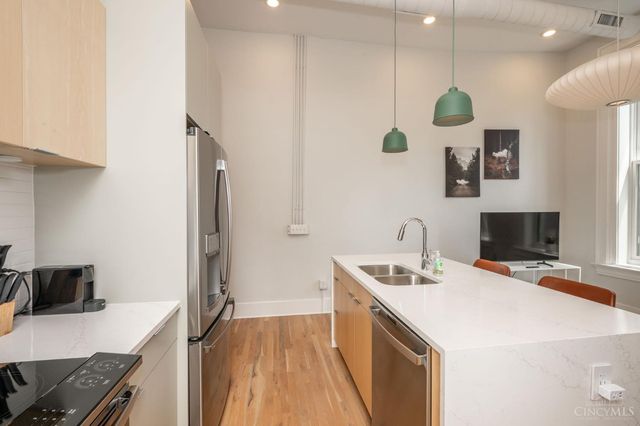 915 Vine Street, Cincinnati, OH 45202