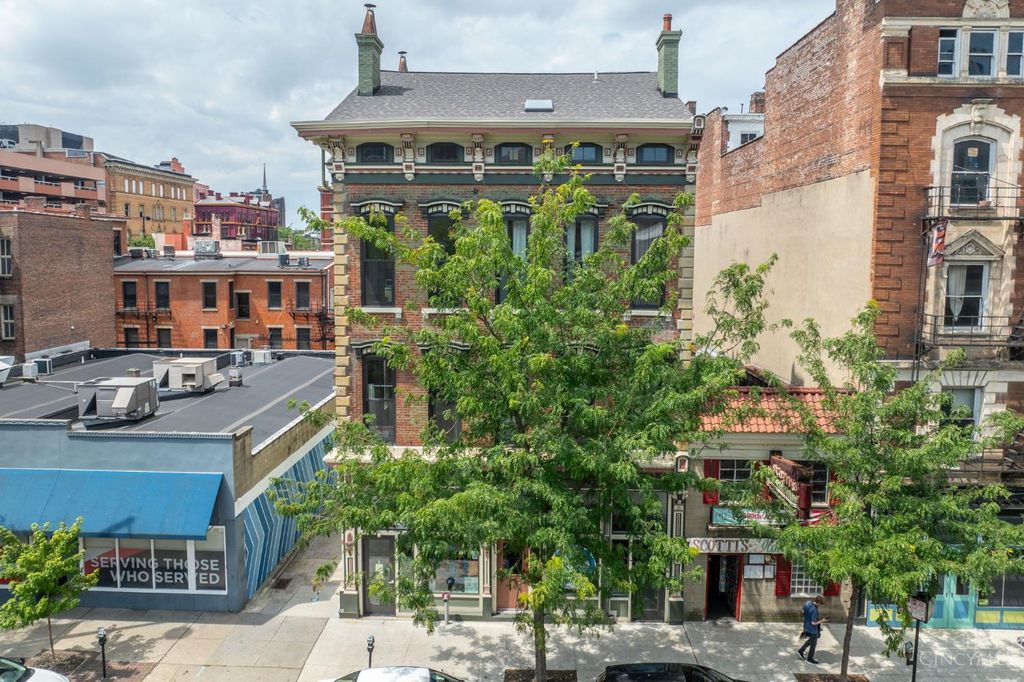 915 Vine Street, Cincinnati, OH 45202