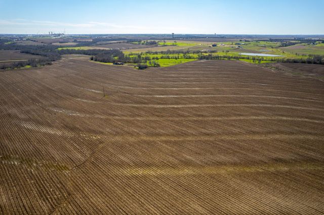 901 County Road 398, Taylor, TX 76574