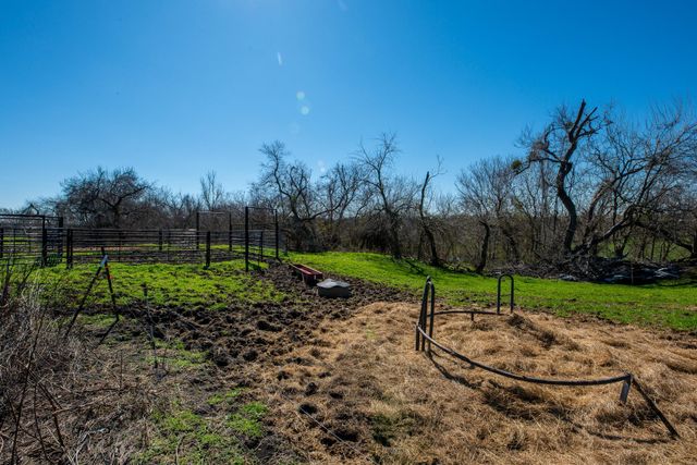 901 County Road 398, Taylor, TX 76574